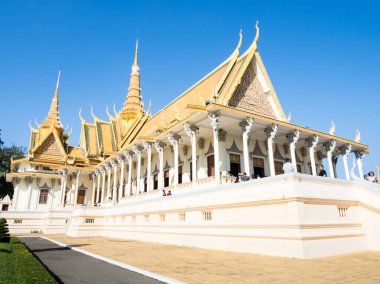 Phnom Penh, Kamboçya - 11 Şubat 2017: Kamboçya Kraliyet Sarayı Taht Salonu