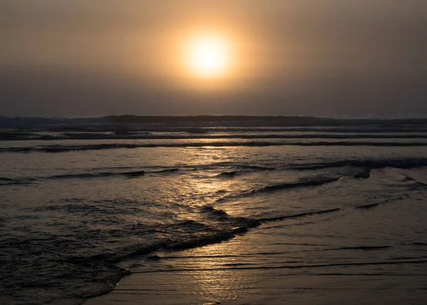 Nebeliger Sonnenuntergang North Jetty Strand Ocean Shores Usa — Stockfoto