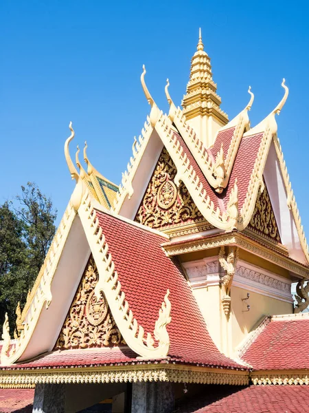 Phnom Penh Kambodža Února 2017 Střechy Buddhistického Chrámu Wat Preah — Stock fotografie