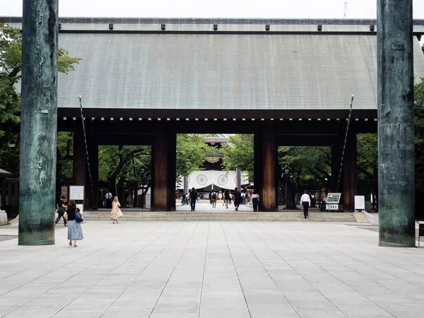 Tokio Japonia Sierpnia 2018 Bramy Wejściowe Sanktuarium Yasukuni — Zdjęcie stockowe