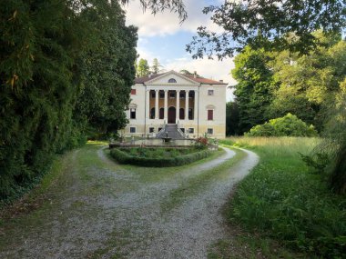 Villa Negri, Ceroni, Feriani 