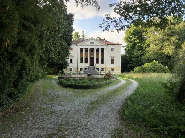 Villa Negri, Ceroni, Feriani також відомий як "Ca Latina" Vicenza - Foto stock — стокове фото