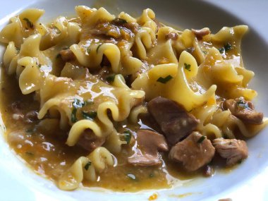 İtalyan geleneksel yemek makarnası