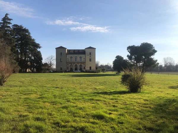 Villa Trissino - вілла патриціана, спроектована Андреа Палладіо. — стокове фото