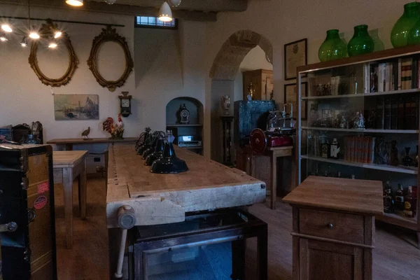 Loja de antiguidades localizada na Toscana Pititgliano itália — Fotografia de Stock