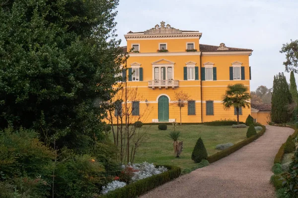 Villa Fogazzaro-Colbachini aresidence de l'écrivain Antonio Fogazzaro — Photo