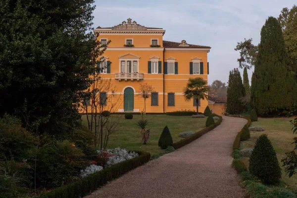 Villa Fogazzaro-Colbachini aresidence de l'écrivain Antonio Fogazzaro — Photo