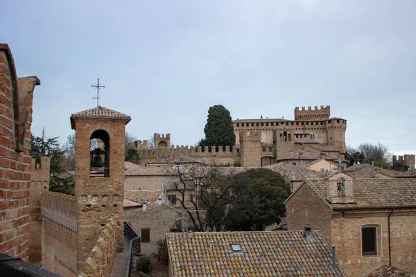 Gradara je italské město v regionu Marche ve střední Itálii — Stock fotografie