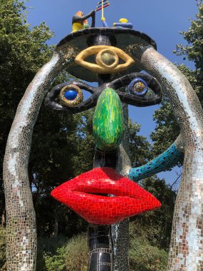 Capalbio, İtalya 'daki Tarot Garden. Yüksek kalite fotoğraf