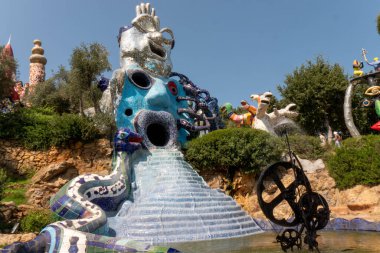 Capalbio, İtalya 'daki Tarot Garden. Yüksek kalite fotoğraf