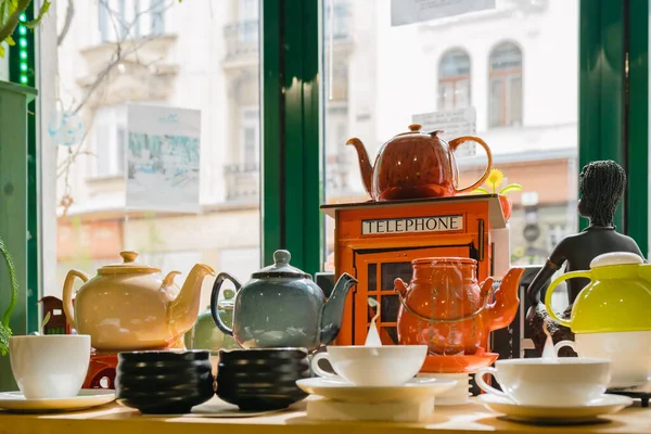 English Tea Shop While Store Look Glass Variety Teapots Making — Stock Photo, Image