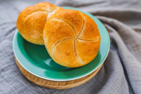 Österreichische Kaiserrolle Handgemachte Wiener Rolle Knusprig Duftende Kruste Brötchen Für — Stockfoto