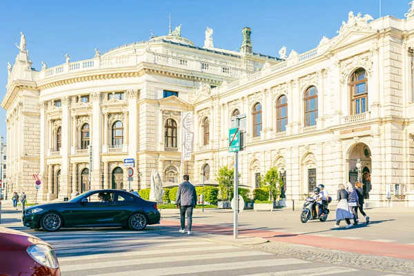 Voorjaarslandschap Wenen Staatsopera Wenen Lente Seizoen Zonnige Dag Fotokaart Van — Stockfoto