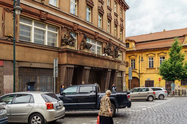 Ruhige Alte Straße Der Europäischen Stadt Mit Architektonischen Sehenswürdigkeiten Für — Stockfoto
