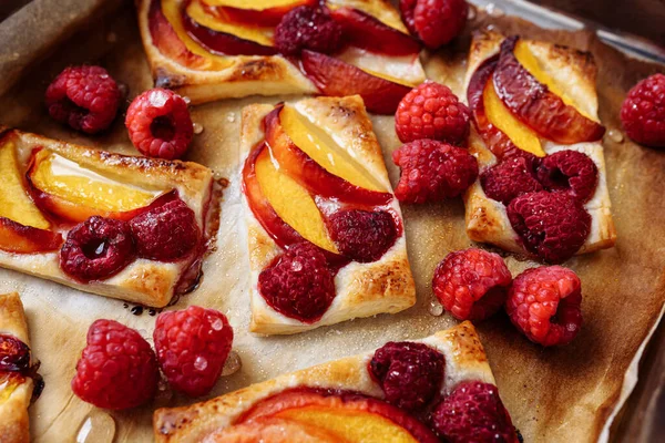 Fruit Tartlets Made Shortcrust Pastry Sweet Fruit Dessert Cake Cut — Stockfoto