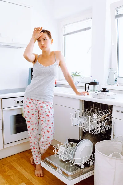 Teenage Girl Short Hair Home Clothes Clutched Head Fatigue Home — 스톡 사진