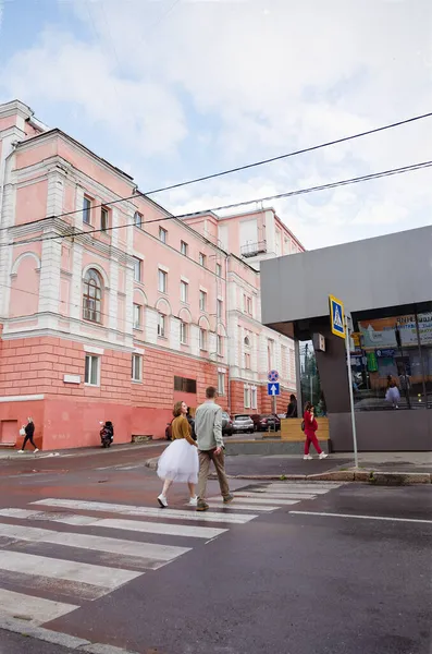 Kharkiv Ucrânia 2021 História Amor Par Engraçado Elegante Homem Jovem — Fotografia de Stock