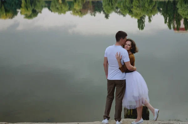 Charkiw Ukraine 2021 Liebesgeschichte Eines Lustigen Paares Das Bei Starkem — Stockfoto