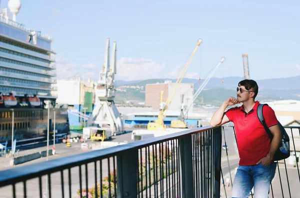 Koper Slovenia 2022 Young Happy Handsome Bearded Man Tourist Walking — Fotografia de Stock