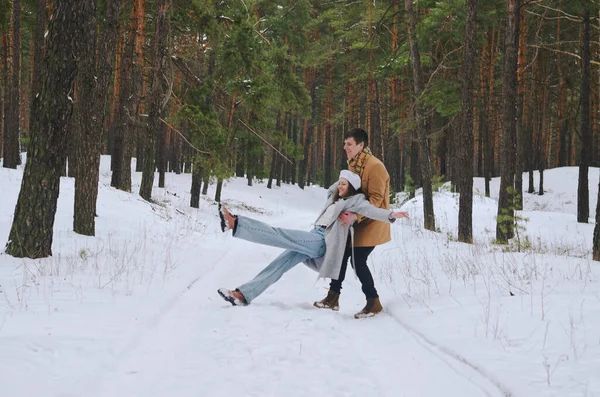 Portrait Funny Family Couple Snowy Park Forest Young Woman Girl — Zdjęcie stockowe