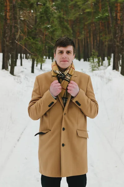 Portrait Funny Young Man Jeans Hat Jacket Snowy Park Forest — Stok fotoğraf