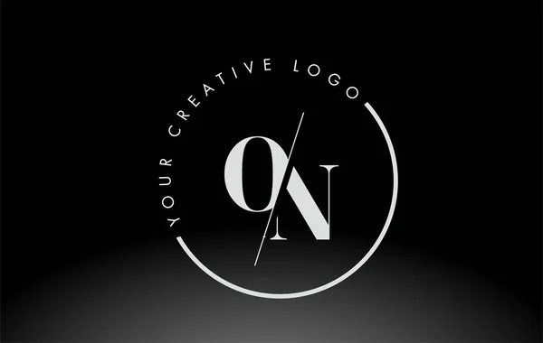 White Serif Carta Logo Design Com Corte Interseccionado Criativo — Vetor de Stock