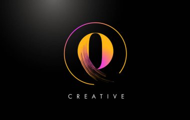 O Fırça Vuruşu Mektup Logosu Tasarımı. Turuncu Mor Renkli Logo Harfleri Simgesi.