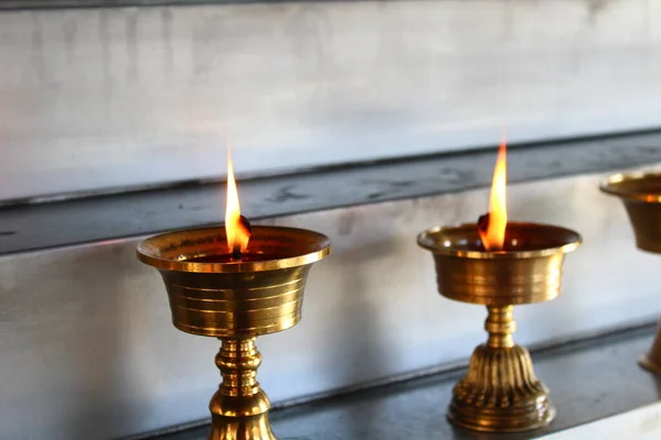 Velas Budistas Altar Antigo Festival Religioso Lâmpada Manteiga Mosteiro Templo — Fotografia de Stock