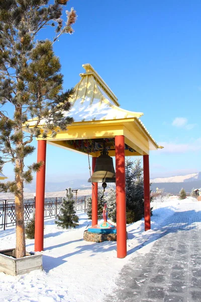 冬天的佛寺钟声 — 图库照片