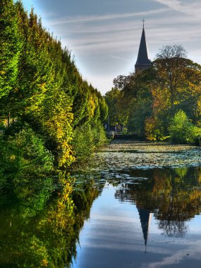 Westphalia 'da bir şatoda sonbahar zamanı