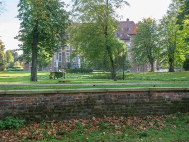 Westphalia 'da bir şatoda sonbahar zamanı