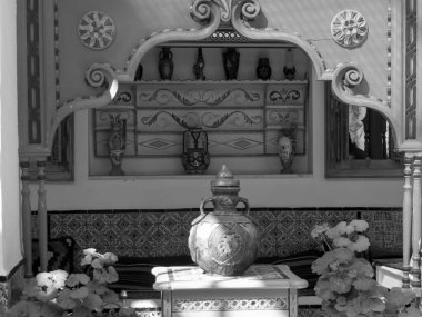 Akdeniz kıyısındaki Tunus şehri.