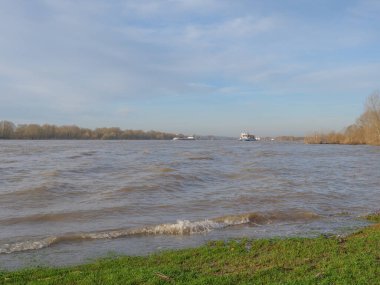 nehir Ren Almanya'da wesel yakınındaki