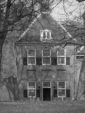 Hollanda 'daki eski şato