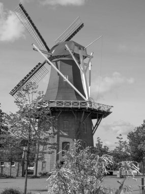 Nehrin kıyısındaki Papenburg şehrinde.