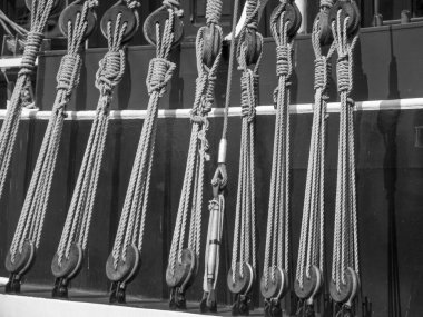 Nehrin kıyısındaki Papenburg şehrinde.