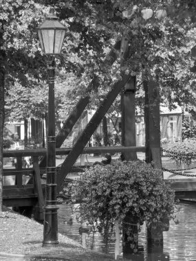 Nehrin kıyısındaki Papenburg şehrinde.