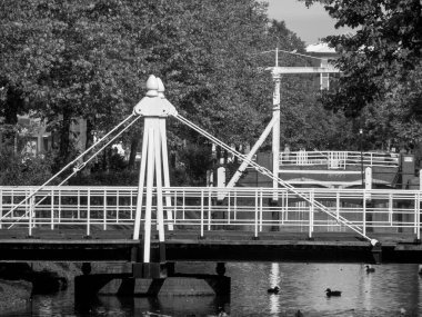 Nehrin kıyısındaki Papenburg şehrinde.