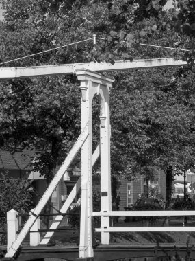 Nehrin kıyısındaki Papenburg şehrinde.