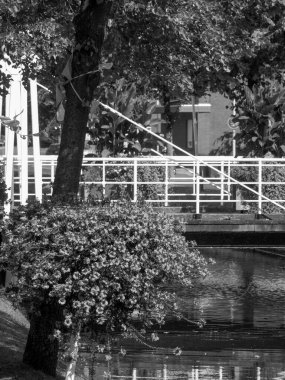 Nehrin kıyısındaki Papenburg şehrinde.