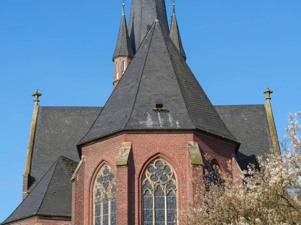 Väderkvarn Och Kyrka Västfalen — Stockfoto