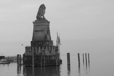 Almanya 'daki güzel göl manzarası