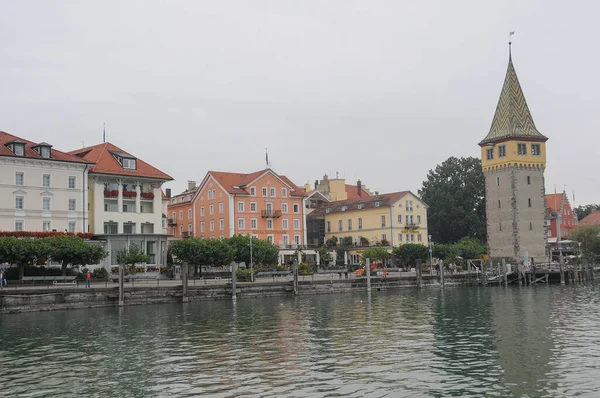 Almanya 'daki güzel göl manzarası