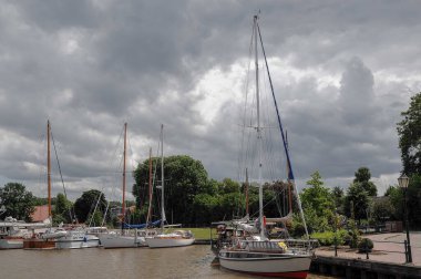 Weener ve nehir Alman Ostfriesland 'da.