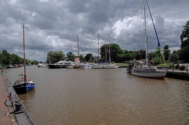 Weener ve nehir Alman Ostfriesland 'da.