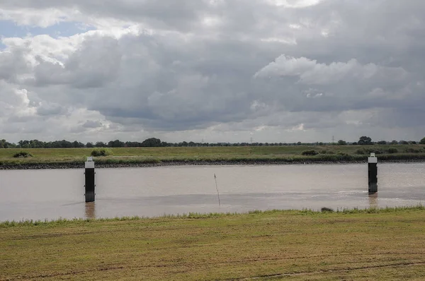 Nehir Weener şehrinin yakınlarında.