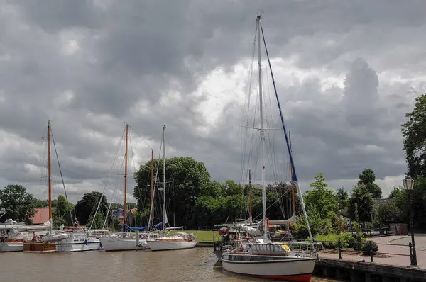 Weener ve nehir Alman Ostfriesland 'da.