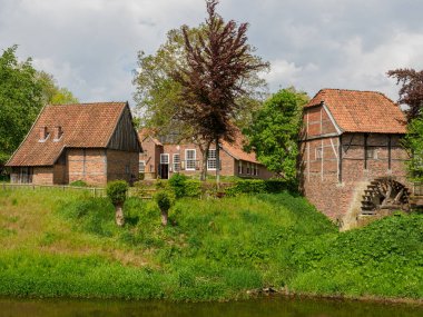 Almanya 'da Berkel nehrindeki eski evler