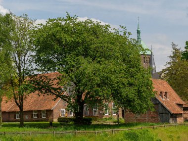 Almanya 'da Berkel nehrindeki eski evler