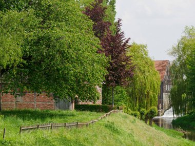 Almanya 'da Berkel nehrindeki eski evler